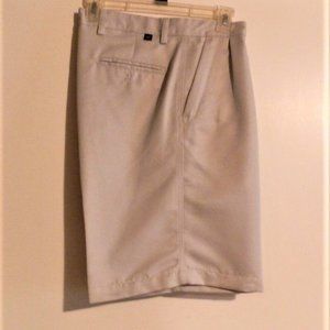 Men's Dockers Golf Shorts. Size 34 waist.